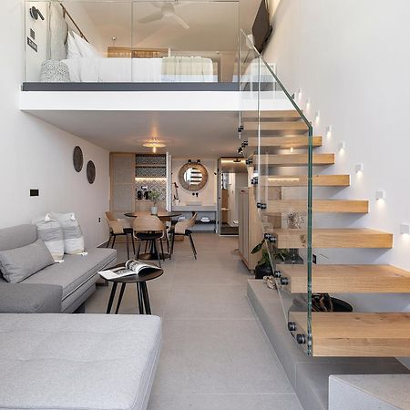 Calla Luxury Seafront Suites Resmo Dış mekan fotoğraf