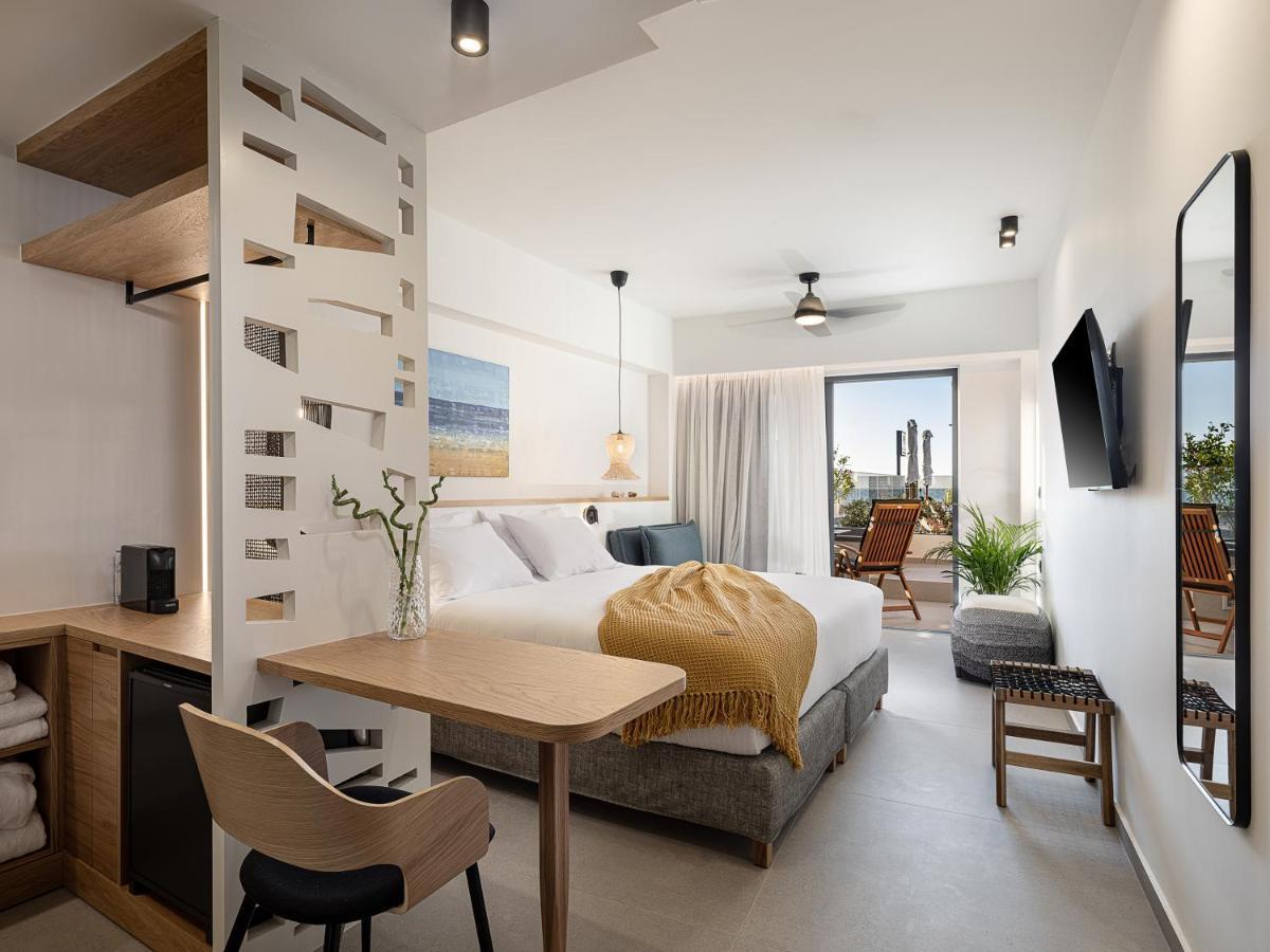 Calla Luxury Seafront Suites Resmo Dış mekan fotoğraf
