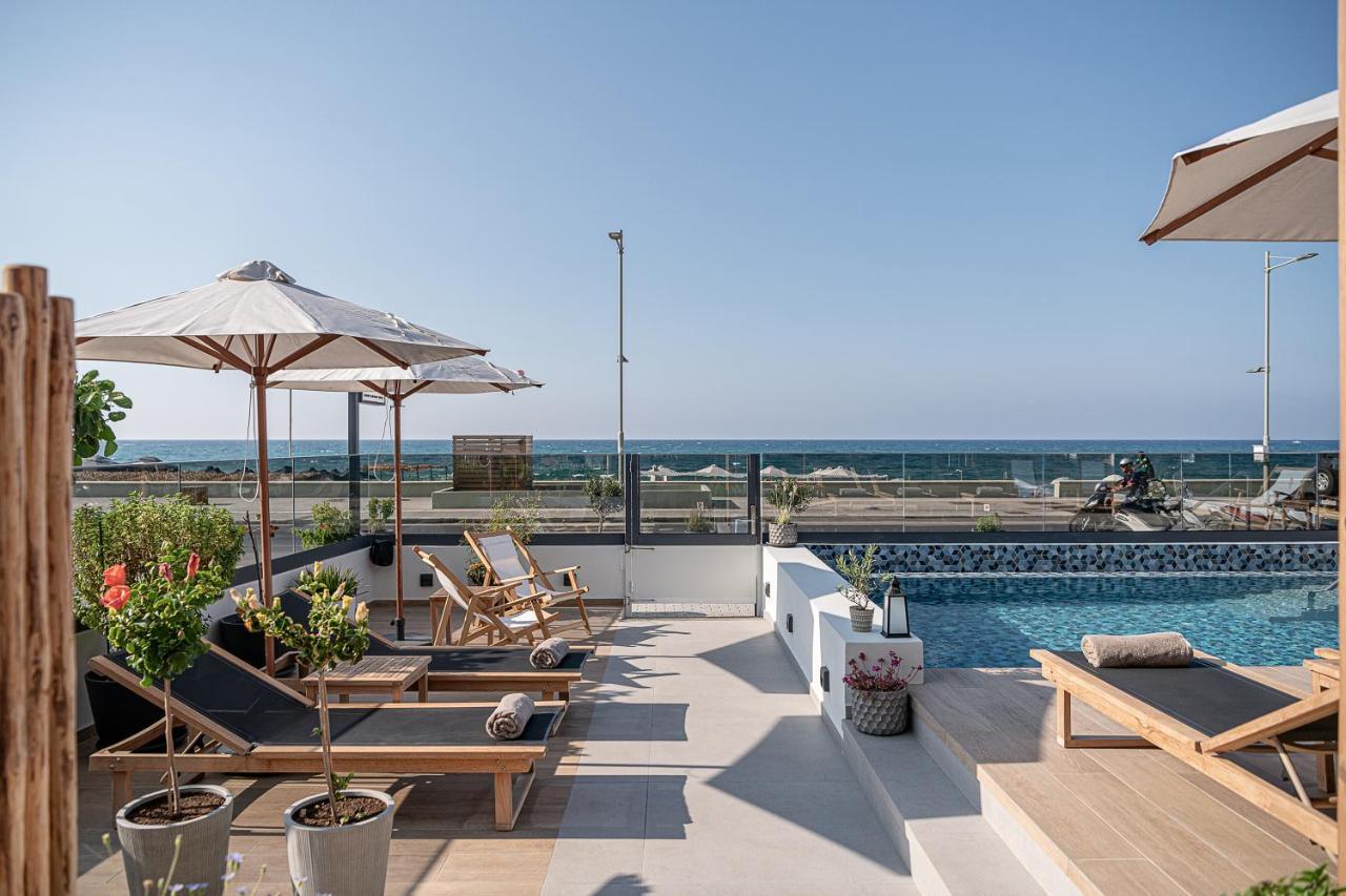 Calla Luxury Seafront Suites Resmo Dış mekan fotoğraf