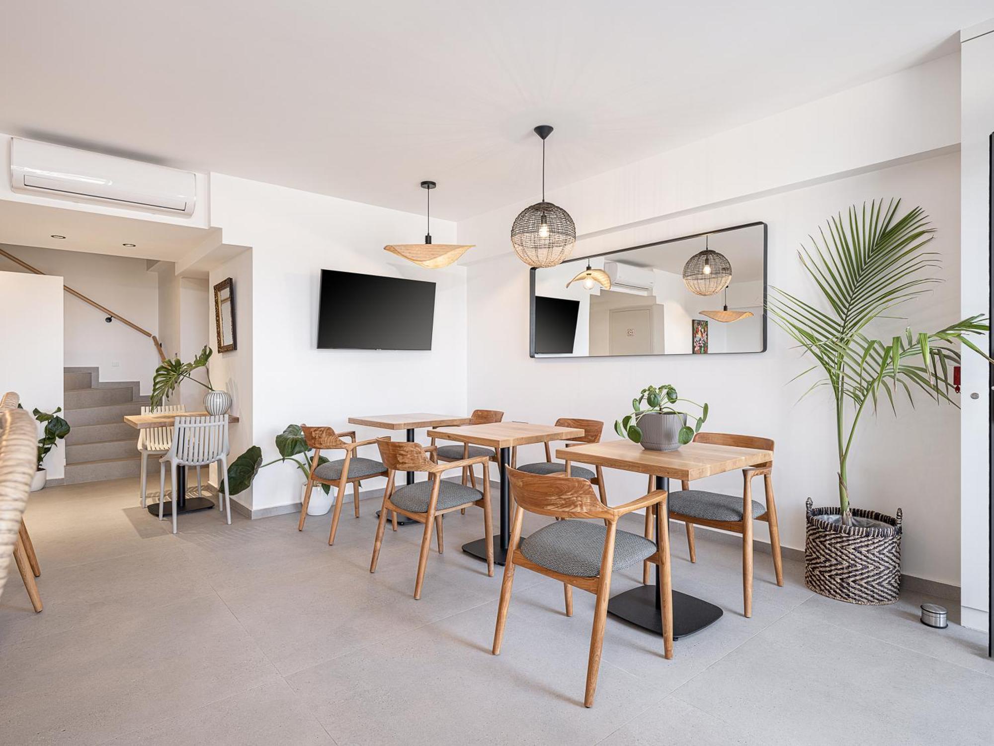 Calla Luxury Seafront Suites Resmo Dış mekan fotoğraf