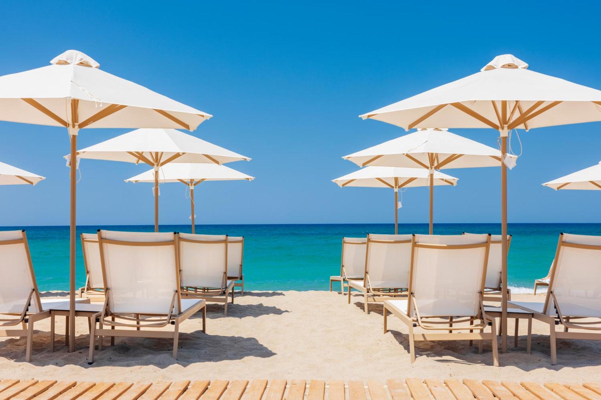 Calla Luxury Seafront Suites Resmo Dış mekan fotoğraf