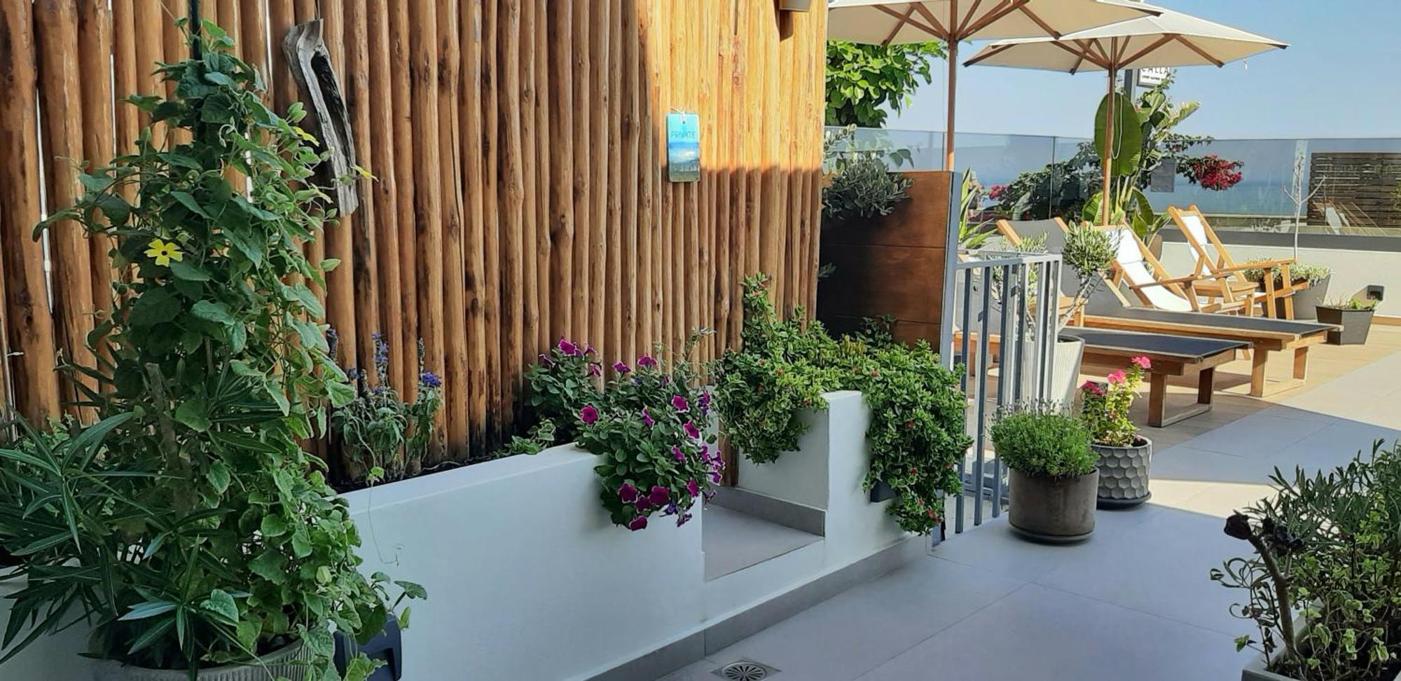 Calla Luxury Seafront Suites Resmo Dış mekan fotoğraf